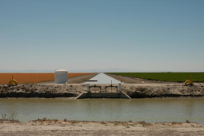 Geometric fields and canals stretch to the horizon.
