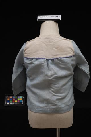 Children's button-up shirt, color card and scale