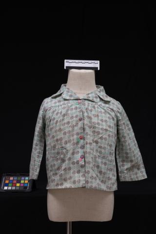 Long-sleeve floral children's shirt, color card and scale