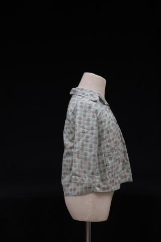 Long-sleeve floral children's shirt, right side