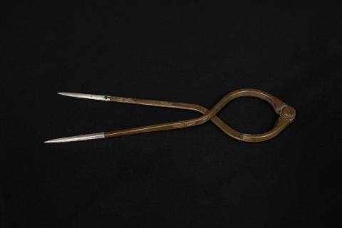 Nautical calipers, open