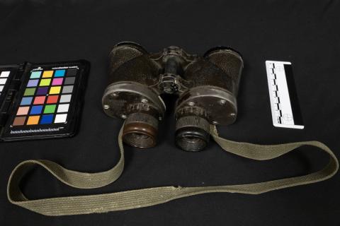 Military binoculars, back front, color card and scale