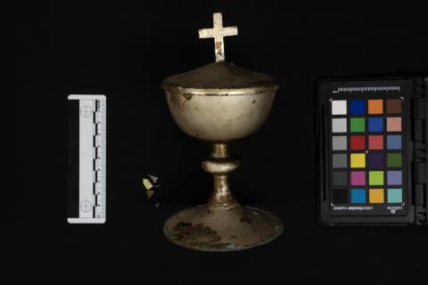 Chalice, color card and scale