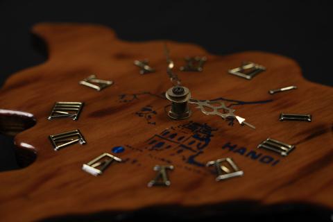 Wooden Vietnam clock, clock hands