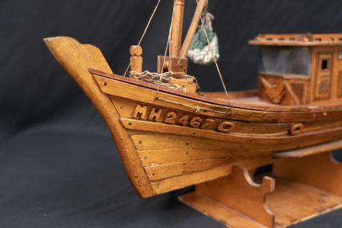 Boat model, side view